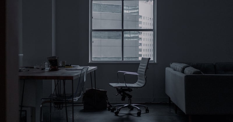 Comment organiser un coin bureau apaisant dans une chambre facilement
